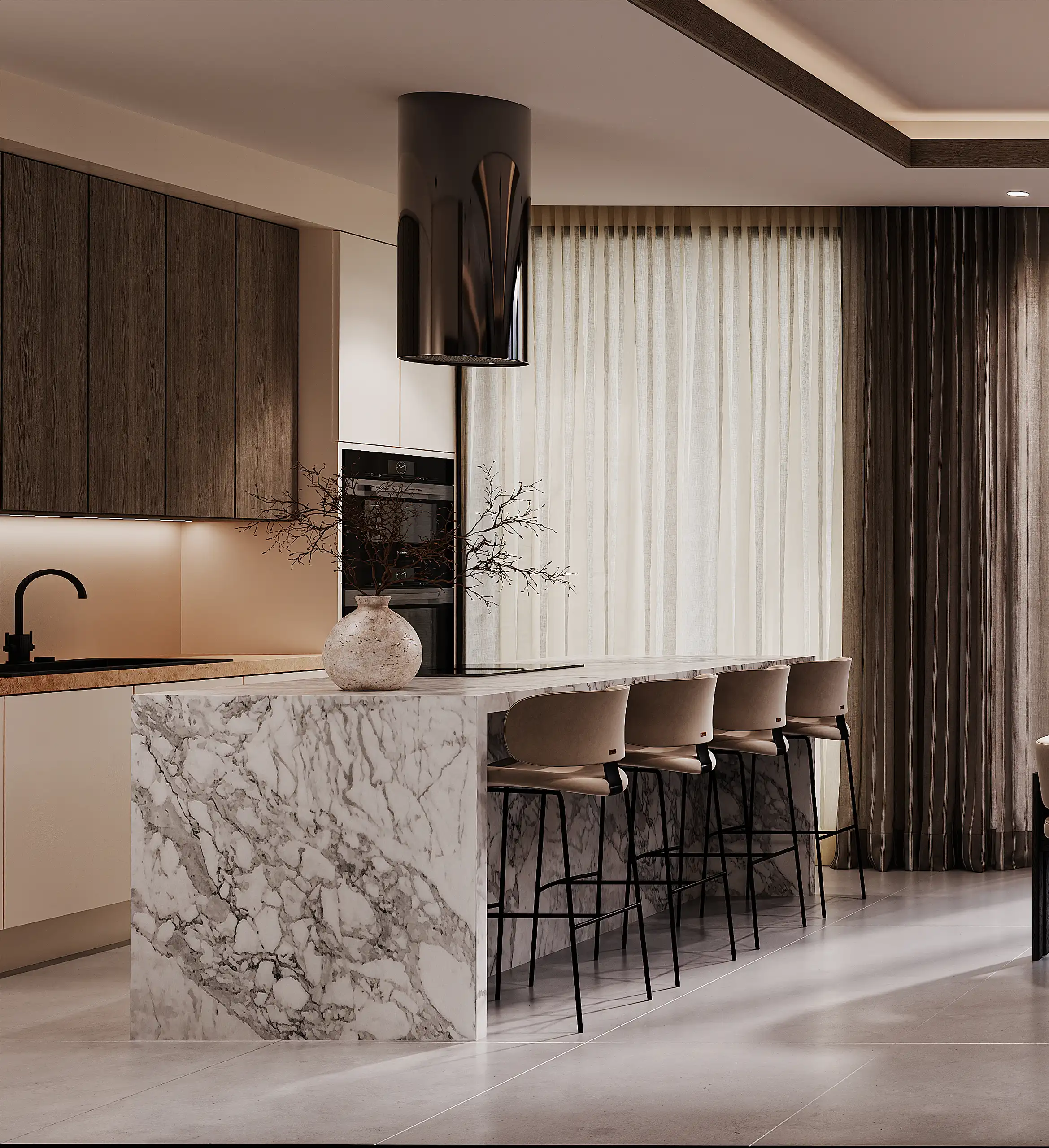 Cocina con cubierta de mármol y carpintería de madera